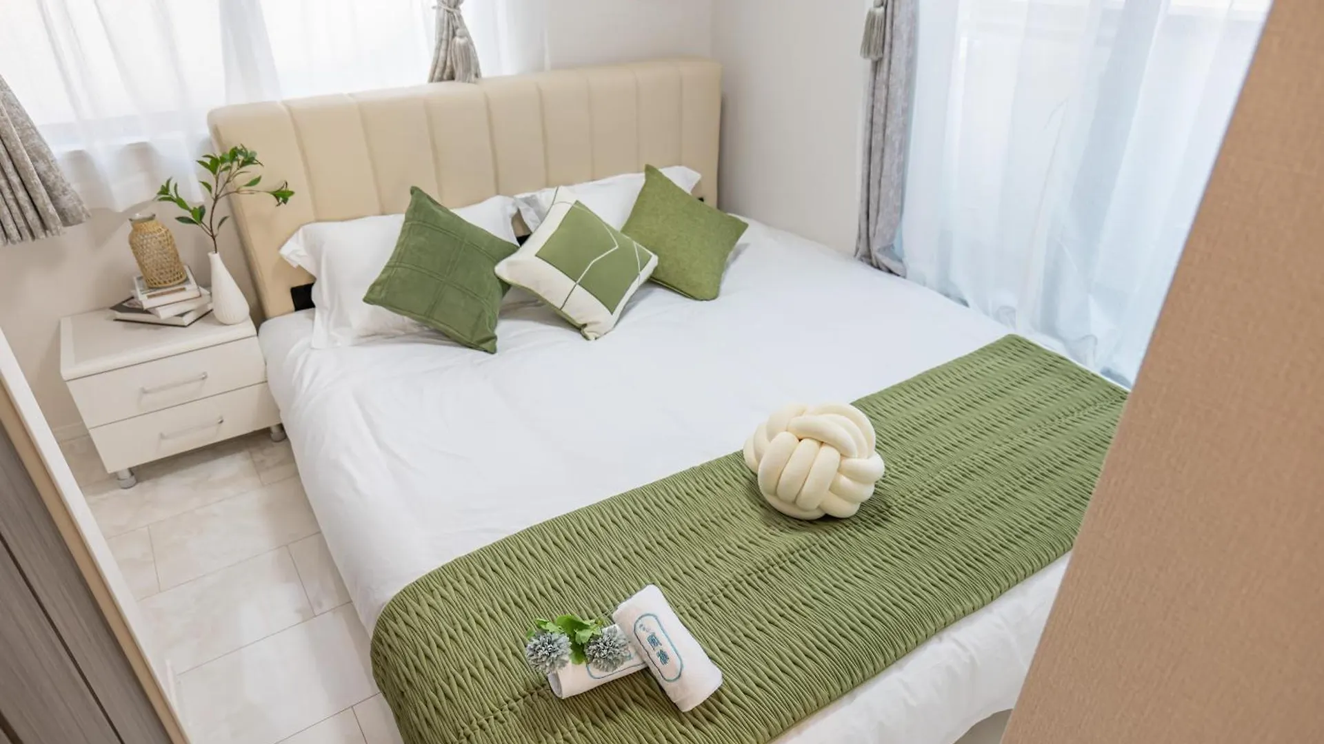 Villa 桜の川18 5 Minutes Htsudai Station, 1 Minute Train To Shinjuku, 120㎡ Villa, Four Bedrooms Tokyo Japan