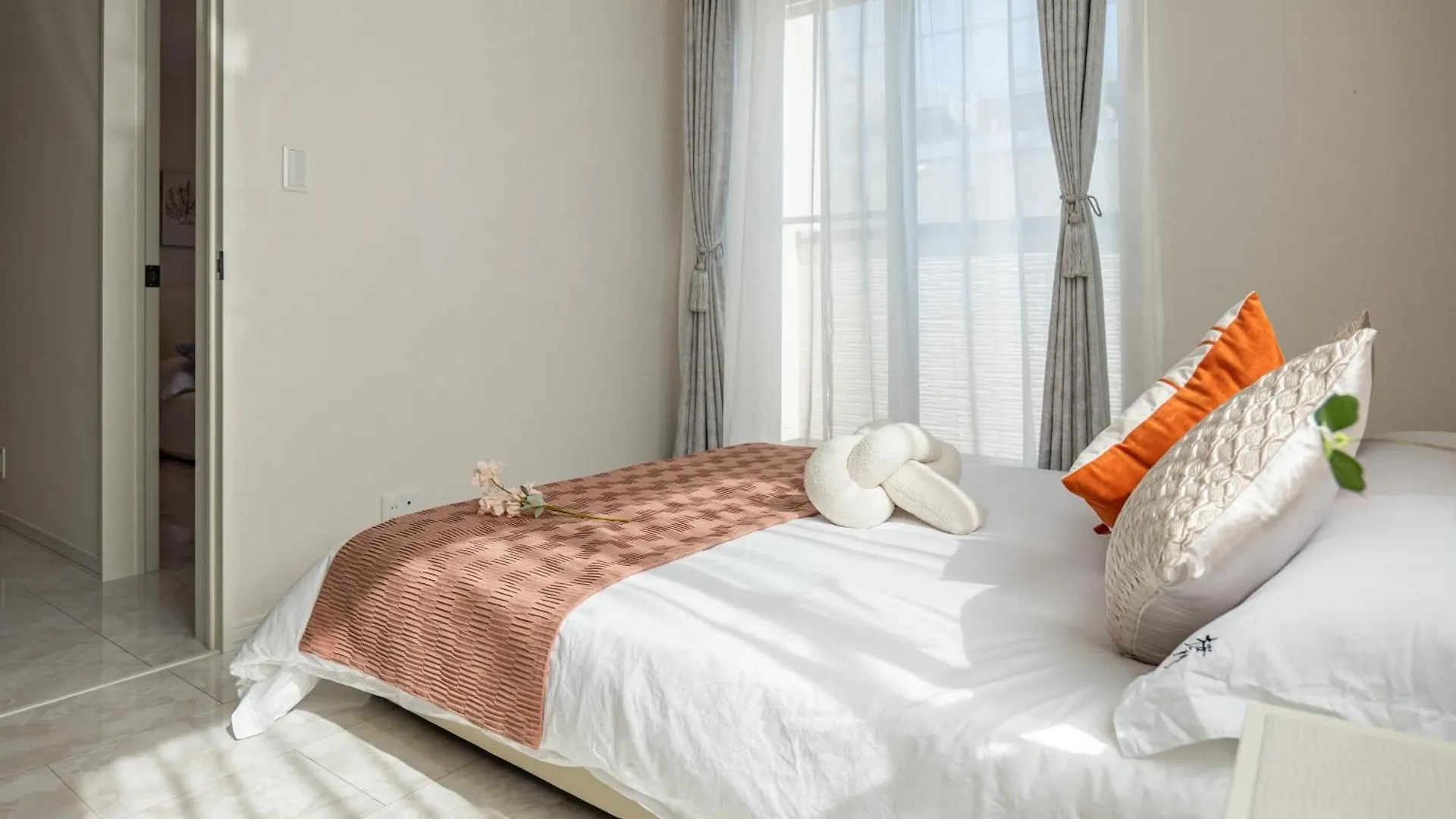 桜の川18 5 Minutes Htsudai Station, 1 Minute Train To Shinjuku, 120㎡ Villa, Four Bedrooms Tokyo 0*,