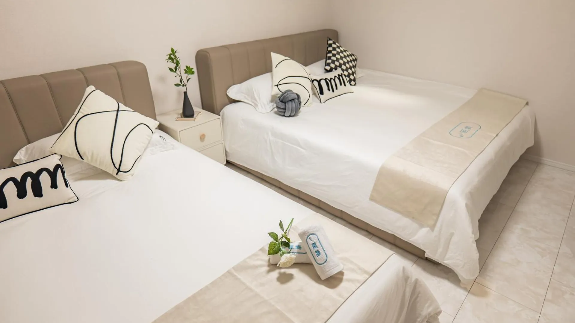 桜の川18 5 Minutes Htsudai Station, 1 Minute Train To Shinjuku, 120㎡ Villa, Four Bedrooms Tokyo 0*,  Japan