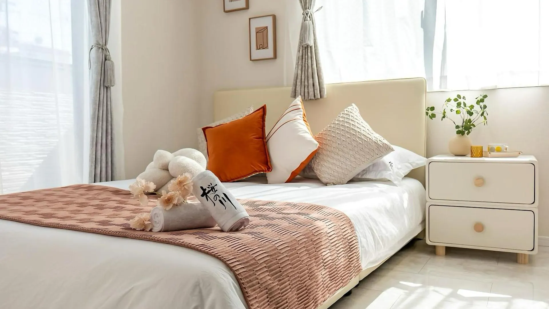 Villa 桜の川18 5 Minutes Htsudai Station, 1 Minute Train To Shinjuku, 120㎡ Villa, Four Bedrooms Tokyo Japan