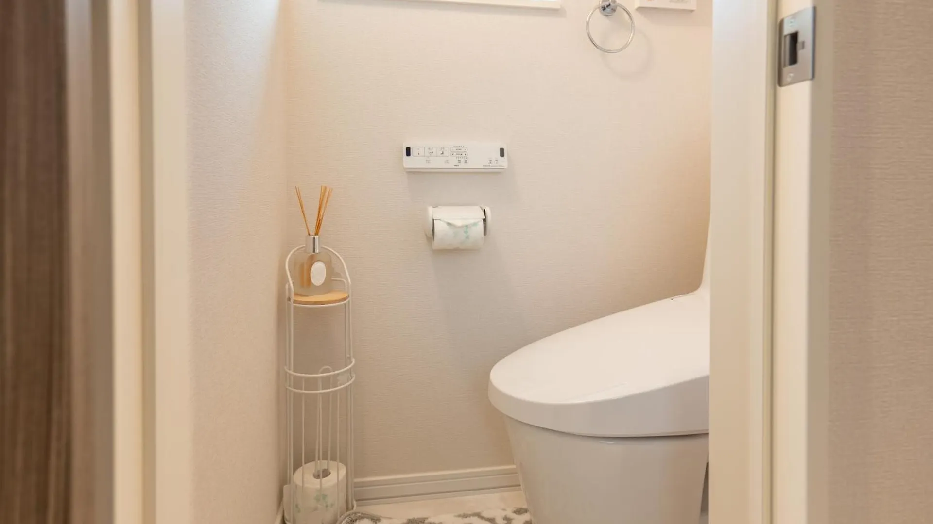 桜の川18 5 Minutes Htsudai Station, 1 Minute Train To Shinjuku, 120㎡ Villa, Four Bedrooms Prefektura Tokio Vila